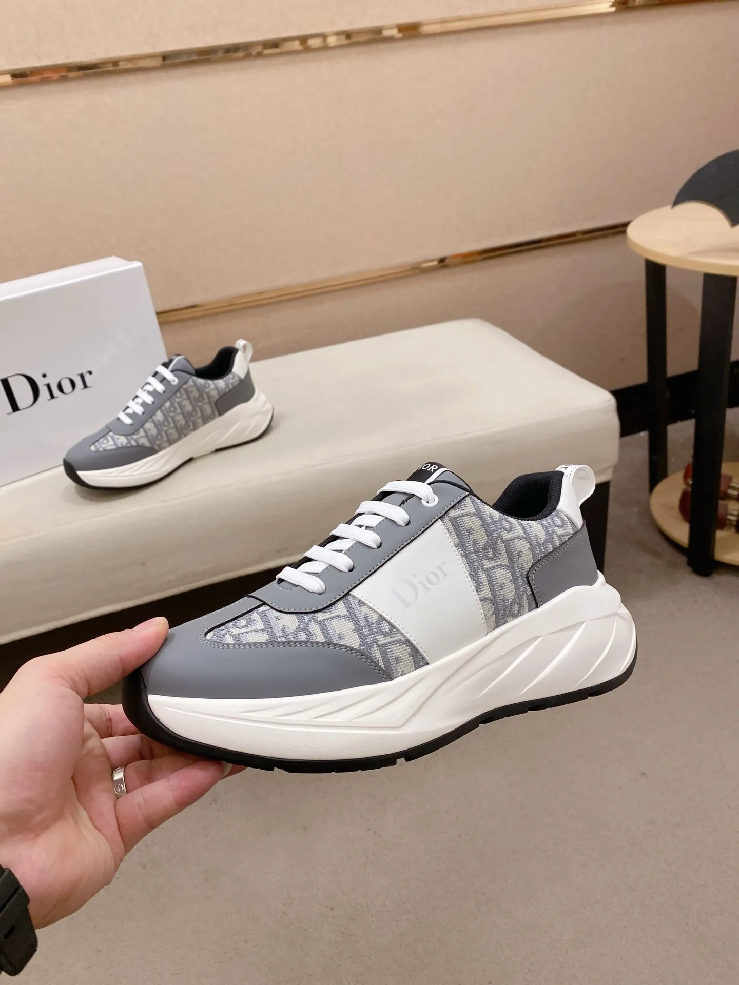 Factory price: 442💰[Dior·Dior] New casual sports style men's shoes, new spring and summer design, perfect workmanship, lace-up lazy style to create wardrobe quality, upper: imported first-layer cowhide, sheepskin lining is soft and comfortable, ultra-light TPU wear-resistant outsole, simple, versatile fashion men's shoes, excellent color code number 38--44. Can be customized for 45 non-refundable!